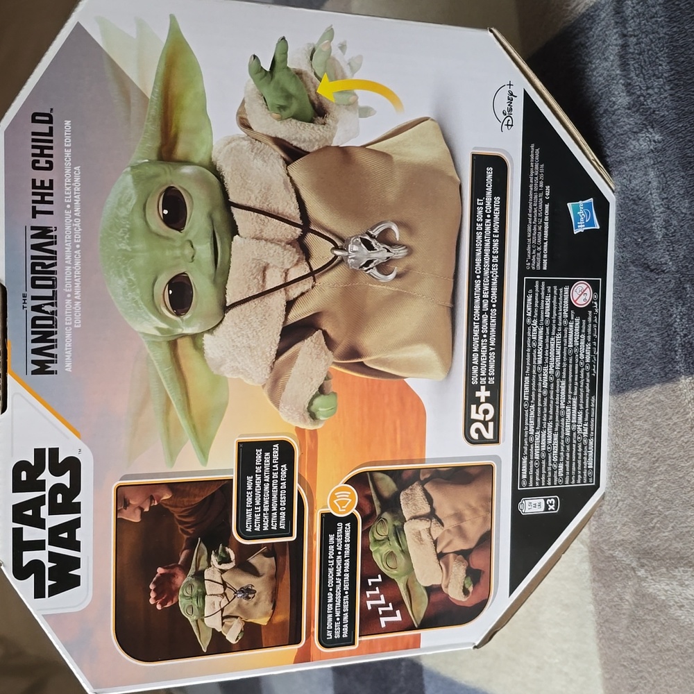 Star Wars Mandalorian The Child Interactive Figure - Green and Tan - Picture 2 of 4